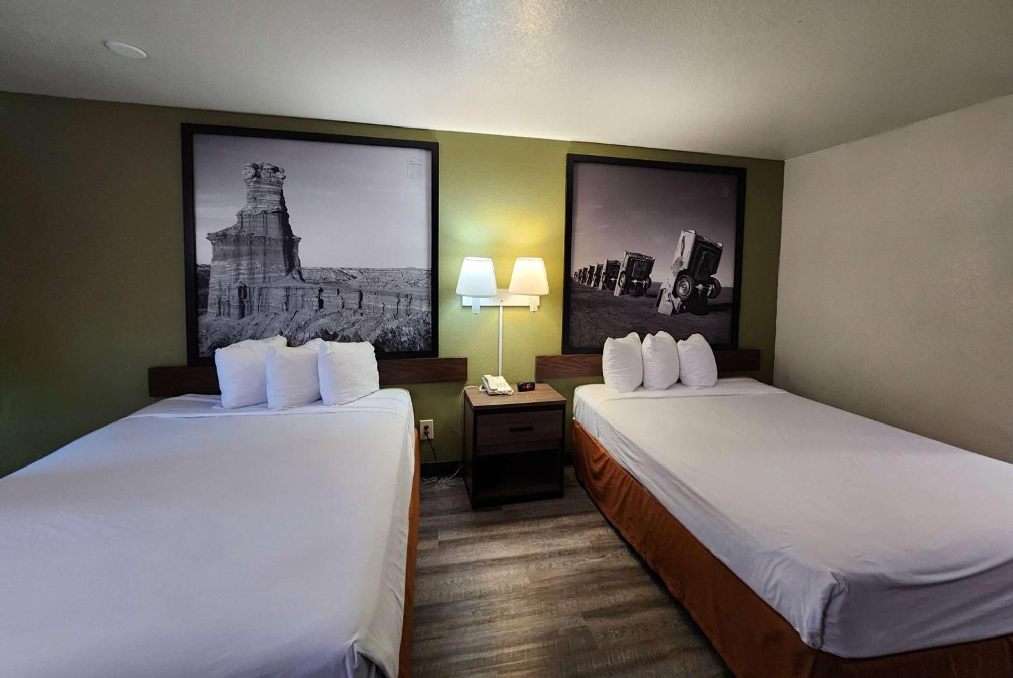 Super 8 By Wyndham Austin North/University Area Dış mekan fotoğraf