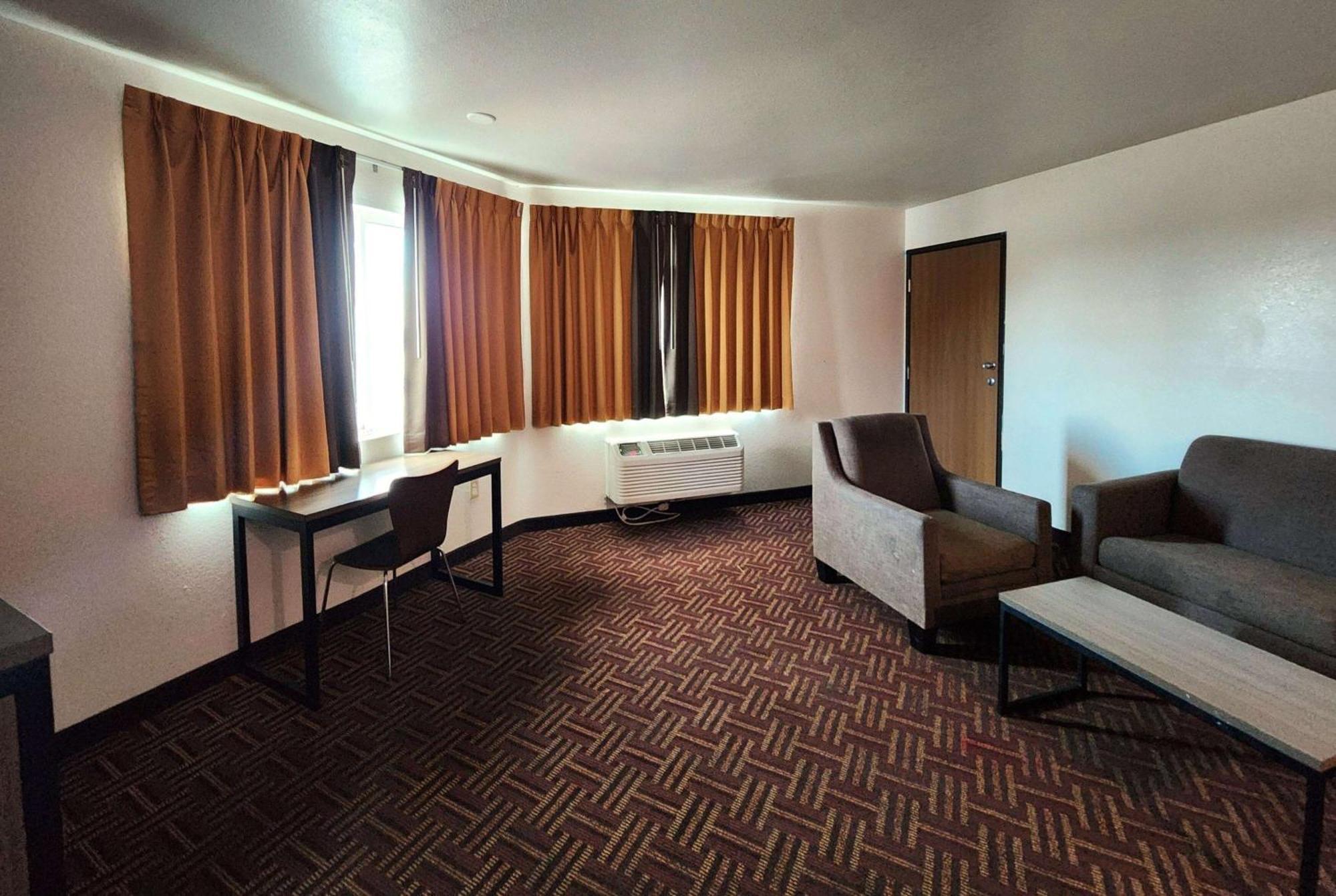 Super 8 By Wyndham Austin North/University Area Dış mekan fotoğraf