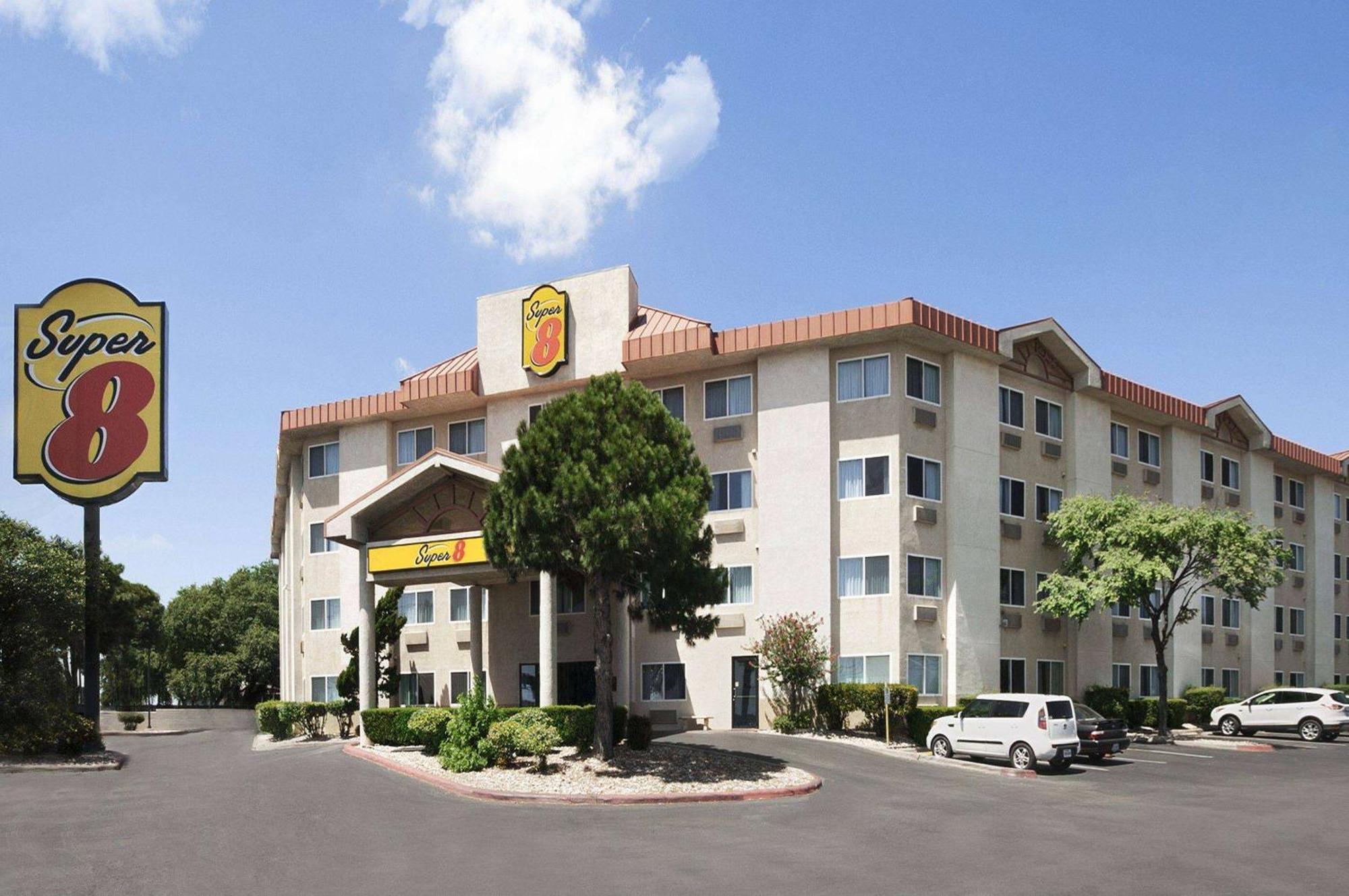 Super 8 By Wyndham Austin North/University Area Otel Dış mekan fotoğraf