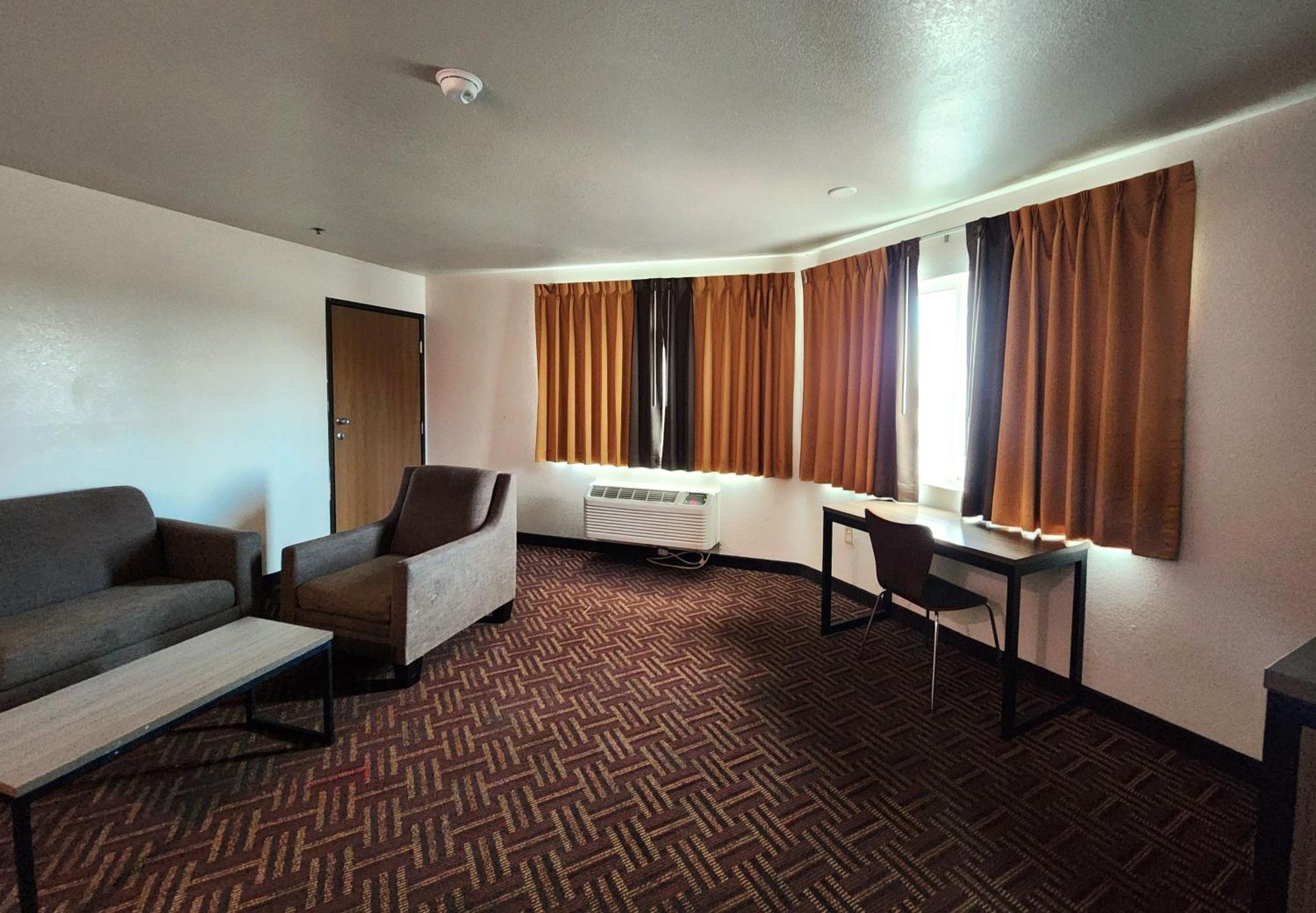 Super 8 By Wyndham Austin North/University Area Dış mekan fotoğraf