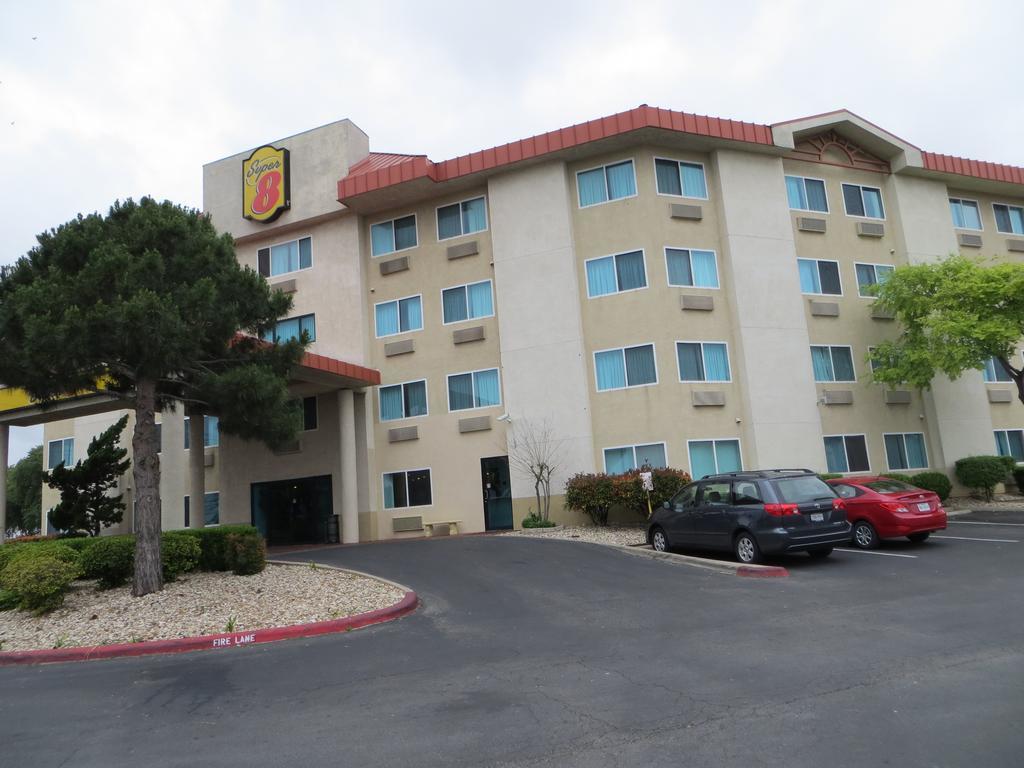 Super 8 By Wyndham Austin North/University Area Dış mekan fotoğraf